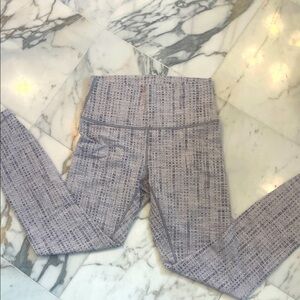 lululemon athletica High-Rise Leggings in Light grey Print. Like new